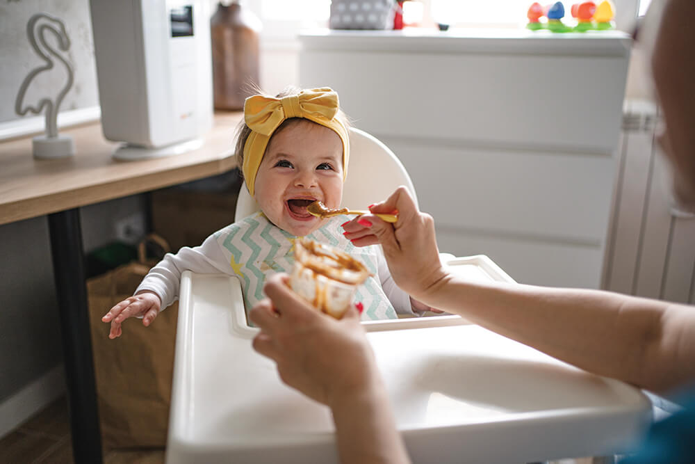 infant-feeding-guide-Child